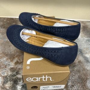 Earth Jett Women’s Slip ons